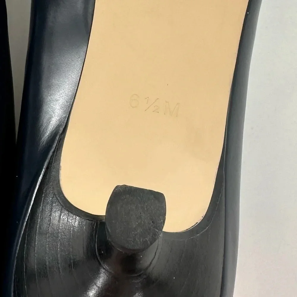 Talbots womens kitten heels size 6.5 navy blue patent leather pointy toe